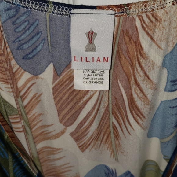 LILIAN Wrap Dress - Picture 3 of 4